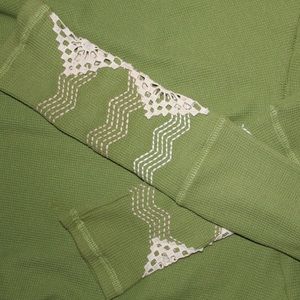 GREEN JUDITH MARCH DRESS WITH WHITE LACE ON SLEEVE